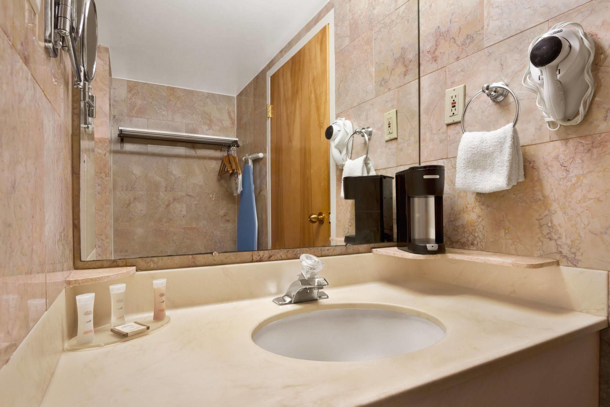 Oh St Joseph Resort Hotel Плезантвиль Номер фото